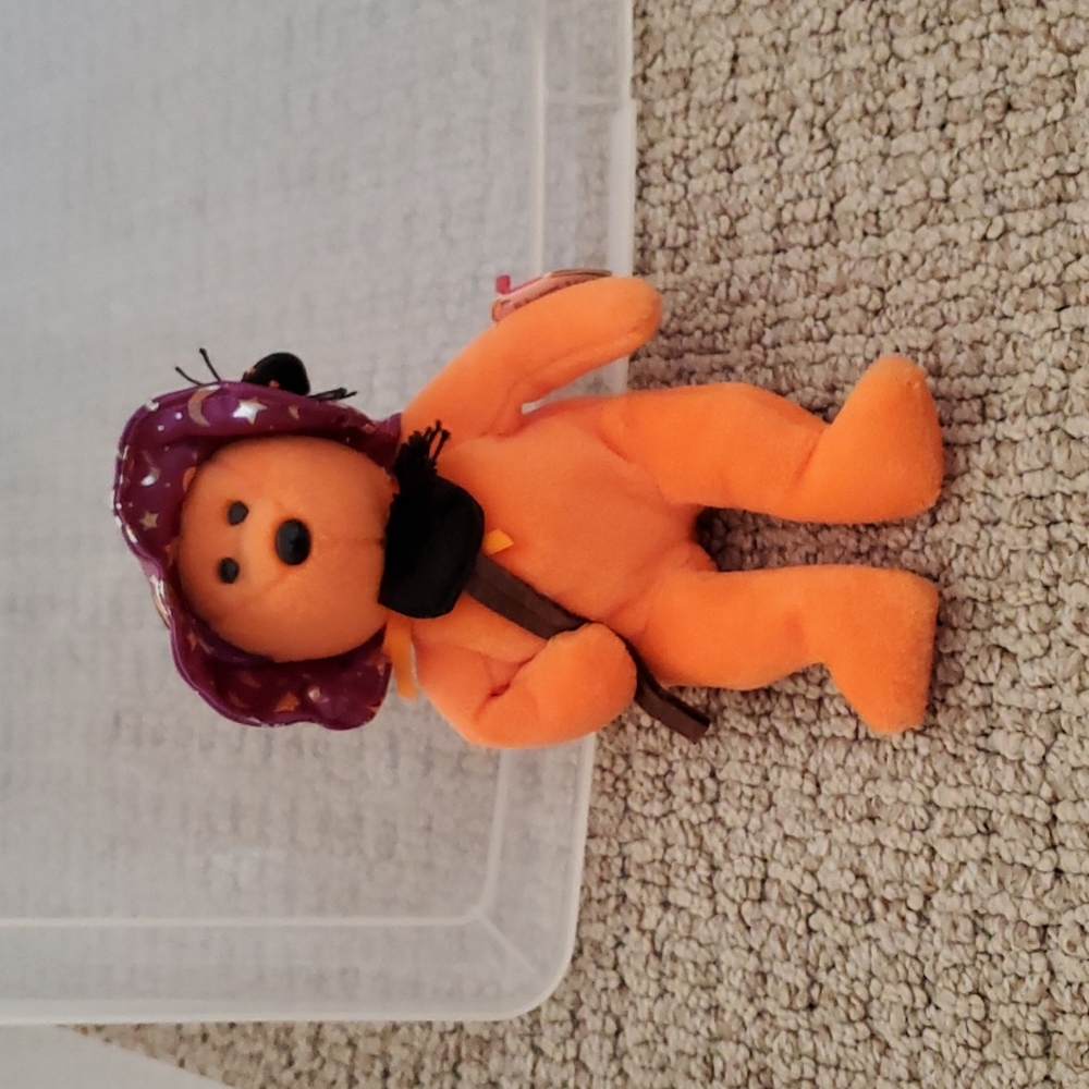 TY Beanie Baby - PRUNELLA the Bear (Hallmark Gold Crown Exclusive) (9 inch)